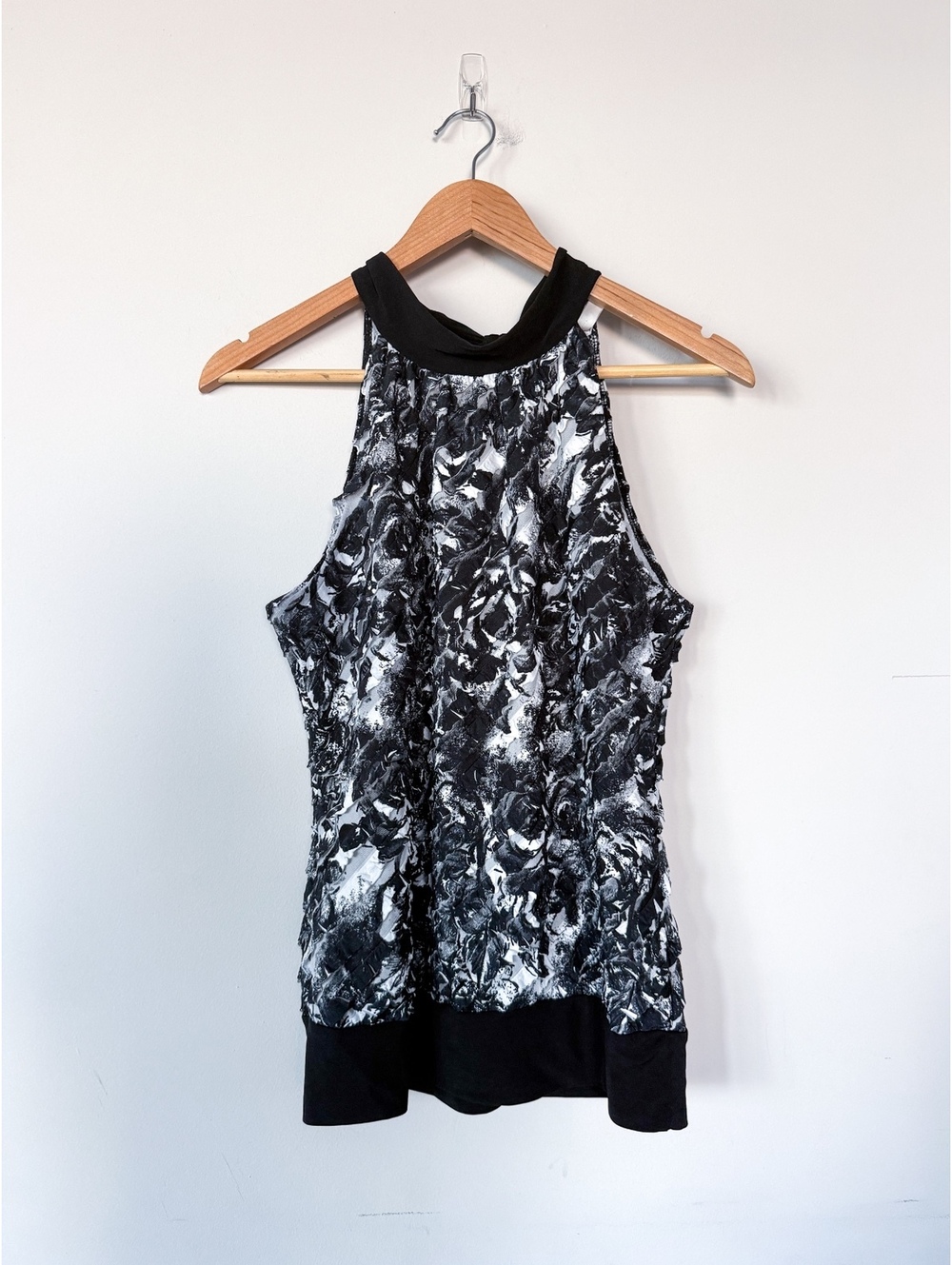 VTG Y2K Heart Soul Black and Gray Halter Neck Ruffle Blouse Patterened